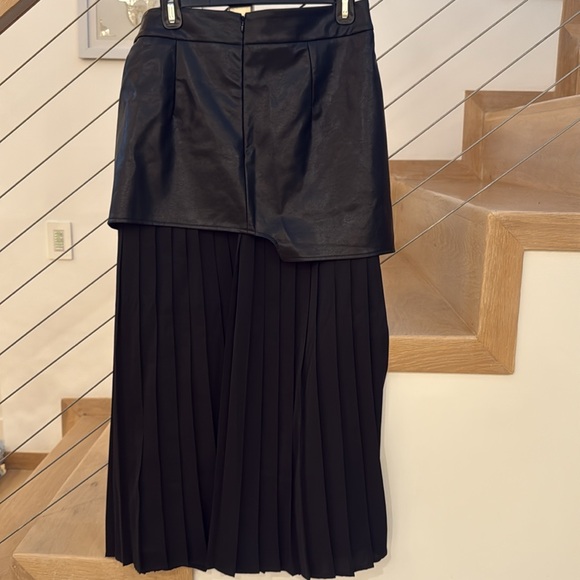 Commense Black Asymmetrical Pleated Maxi Skirt - Picture 3 of 4